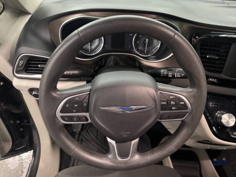 2017 Chrysler Pacifica LX