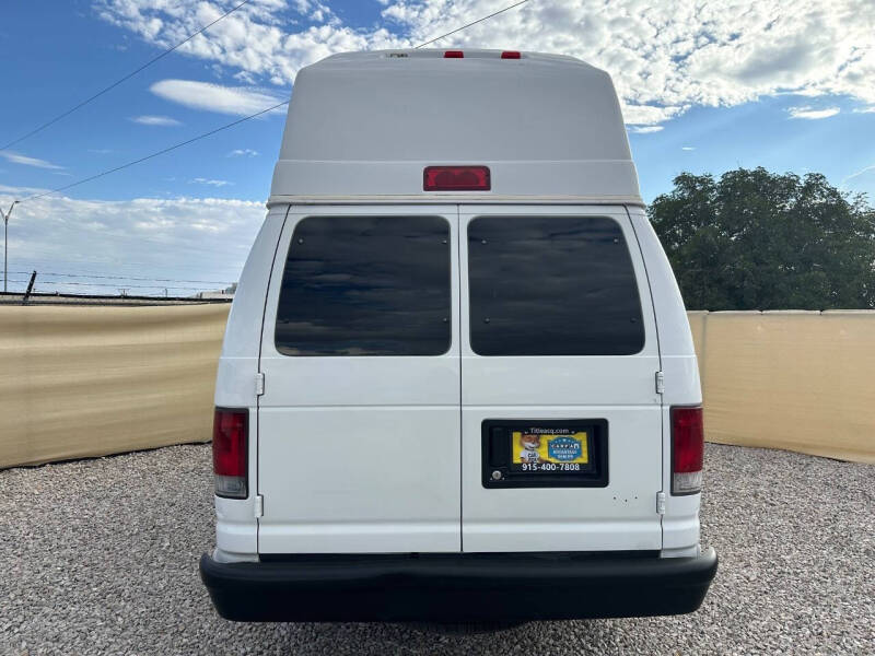2004 Ford E-Series