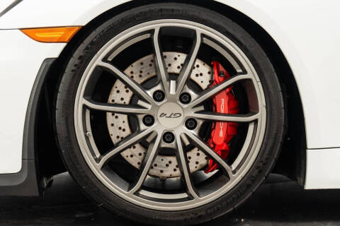 2016 Porsche Cayman GT4