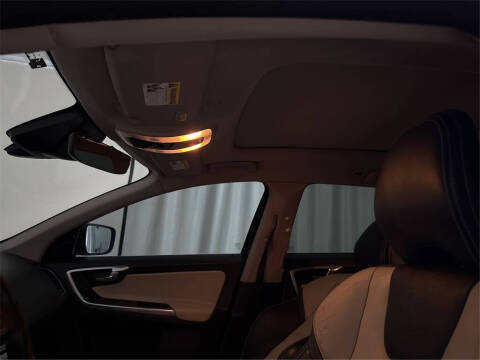 2017 Volvo XC60 T6 Dynamic