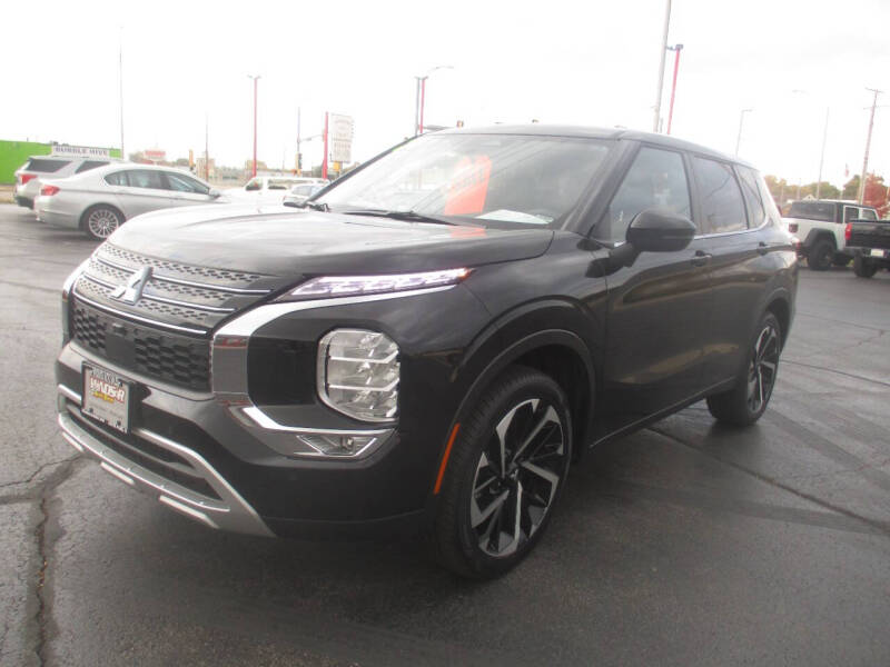 2024 Mitsubishi Outlander SE's photo