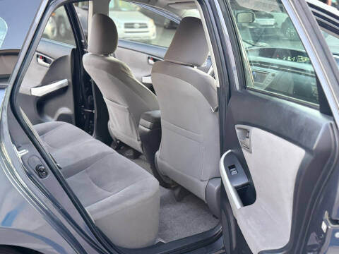 2013 Toyota Prius Three