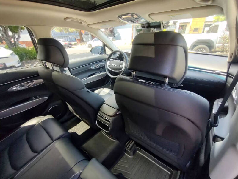 2022 Genesis GV70 2.5T Standard