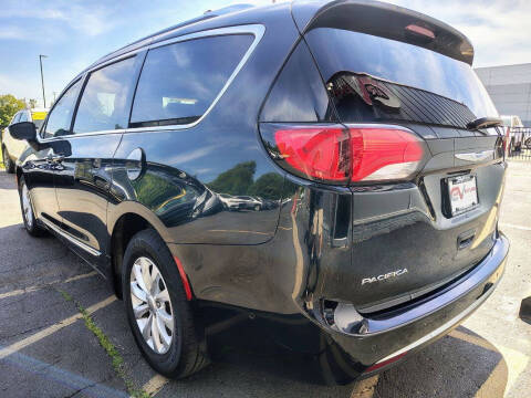 2018 Chrysler Pacifica Touring L