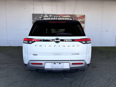 2022 Nissan Pathfinder Platinum