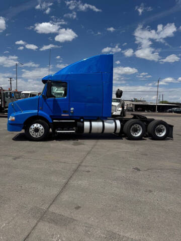2012 Volvo VNL Super Singles