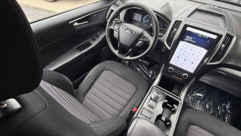 2022 Ford Edge SE