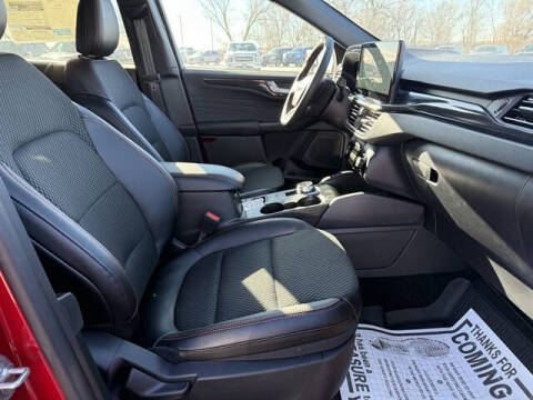 2025 Ford Escape Hybrid ST-Line Select