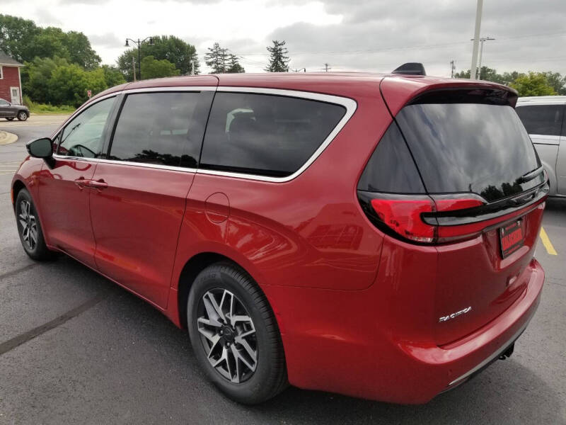 2027 Chrysler Pacifica Limited