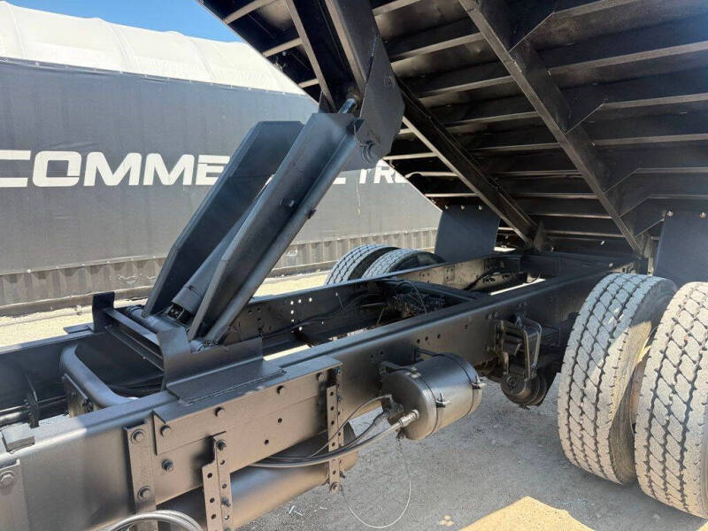 2002 Freightliner FL70