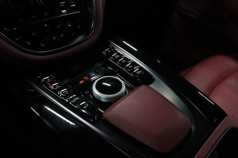 2021 Aston Martin DBX