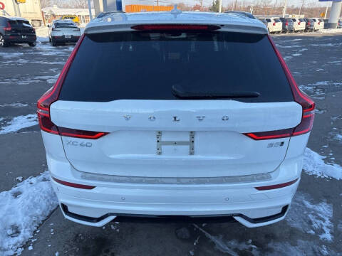 2026 Volvo XC60 B5 Plus