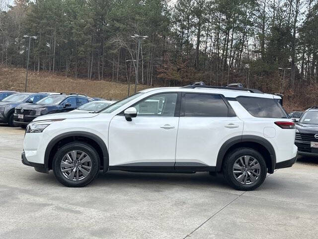 2025 Nissan Pathfinder SV