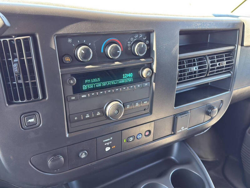 2025 Chevrolet Express 2500