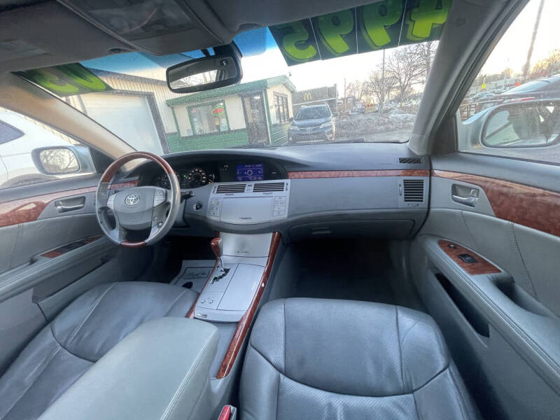 2005 Toyota Avalon Limited