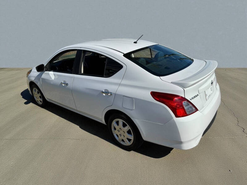 2019 Nissan Versa SV