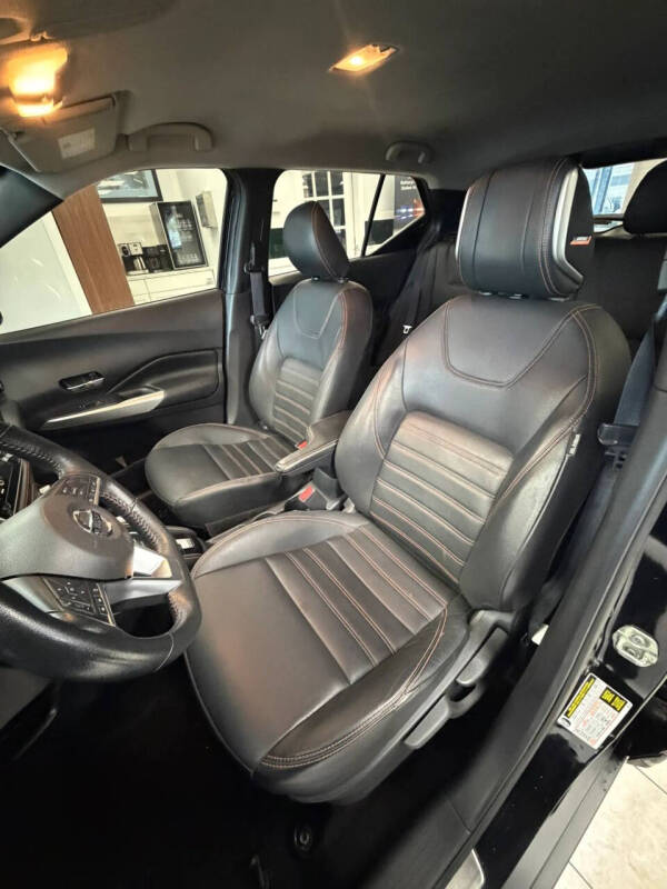 2020 Nissan Kicks SR