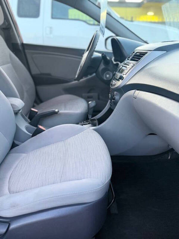 2017 Hyundai Accent Value Edition