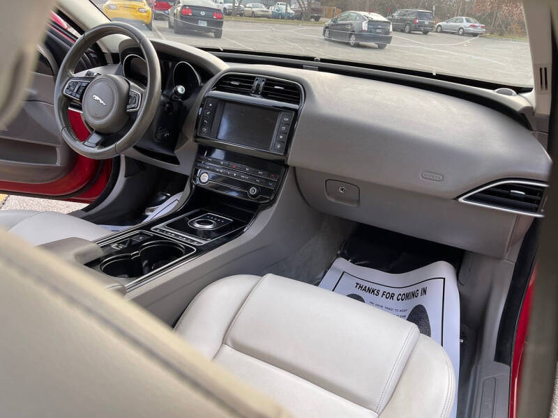 2017 Jaguar XE 35t Premium