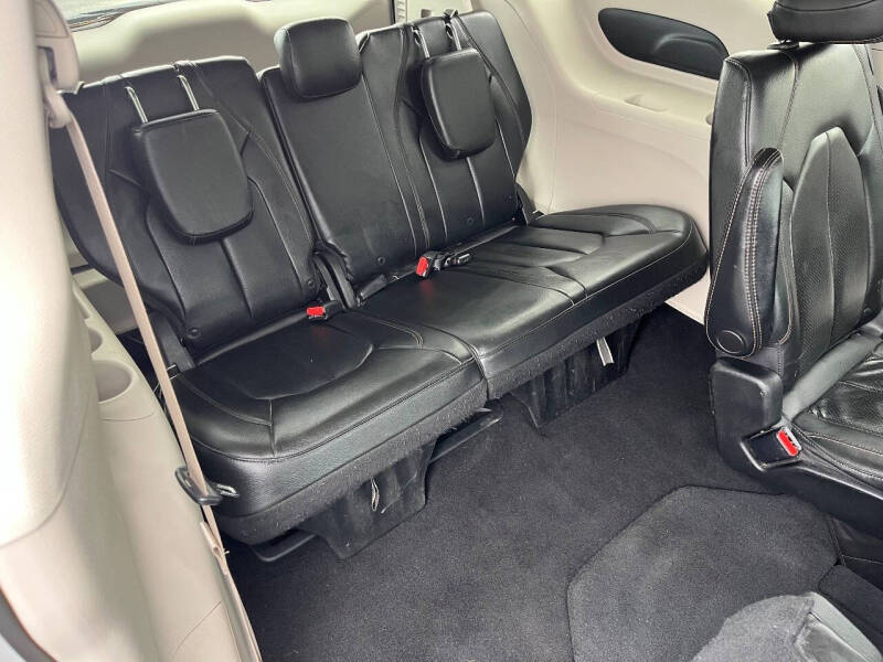 2020 Chrysler Pacifica Touring L