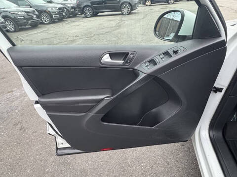 2015 Volkswagen Tiguan S 4Motion