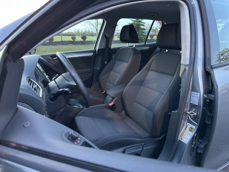 2014 Volkswagen Golf 2.5L PZEV