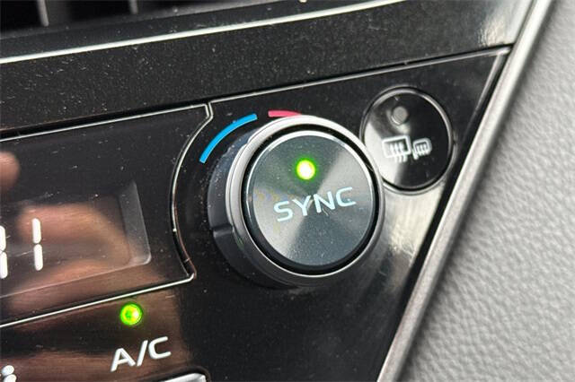 2021 Toyota Camry Hybrid XLE