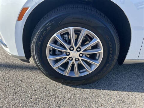 2022 Buick Enclave Essence