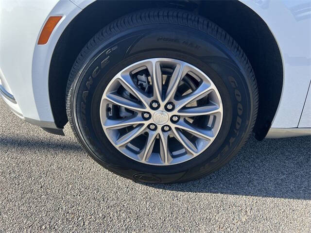 2022 Buick Enclave Essence