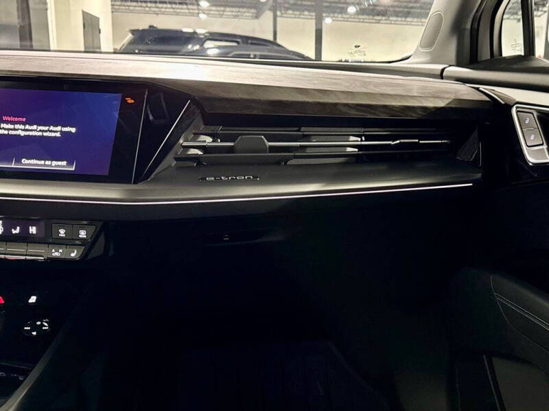 2022 Audi Q4 e-tron quattro Premium Plus 50