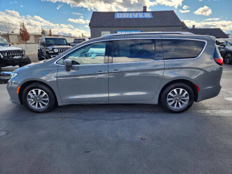 2021 Chrysler Pacifica Hybrid Touring L