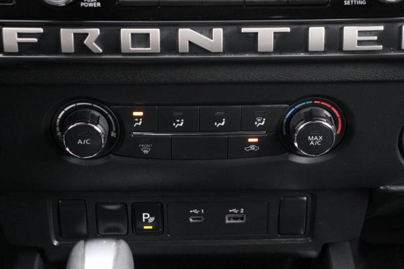 2025 Nissan Frontier SV