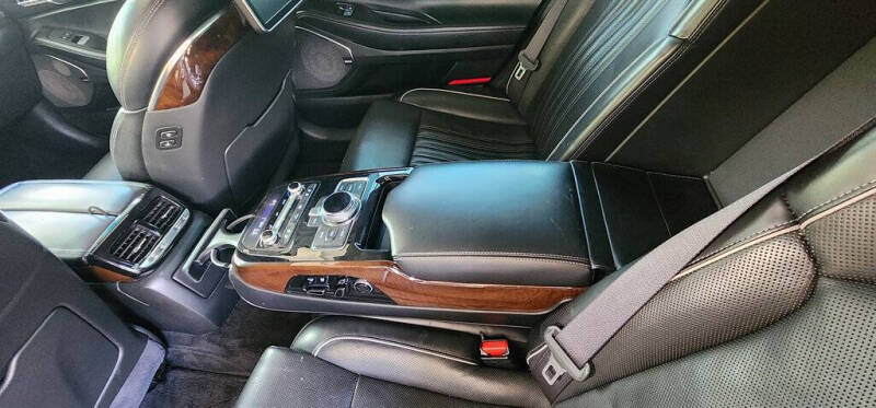 2018 Genesis G90