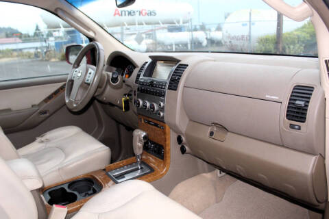 2006 Nissan Pathfinder LE