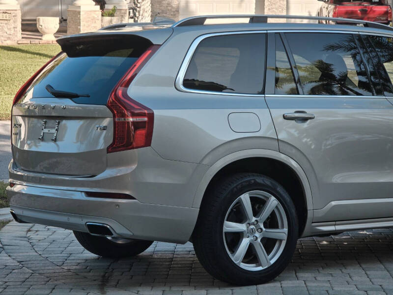 2016 Volvo XC90 T8 eAWD Momentum