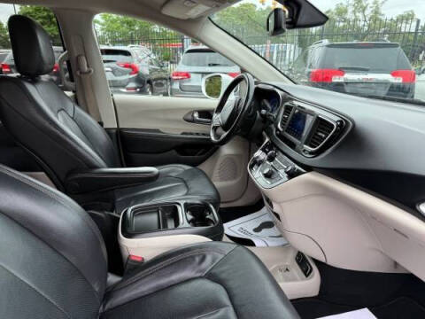 2020 Chrysler Pacifica Touring L