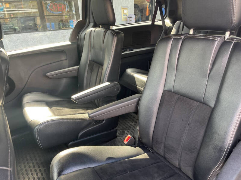 2015 Dodge Grand Caravan SXT Plus