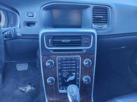 2015 Volvo V60 T5 Drive-E Platinum