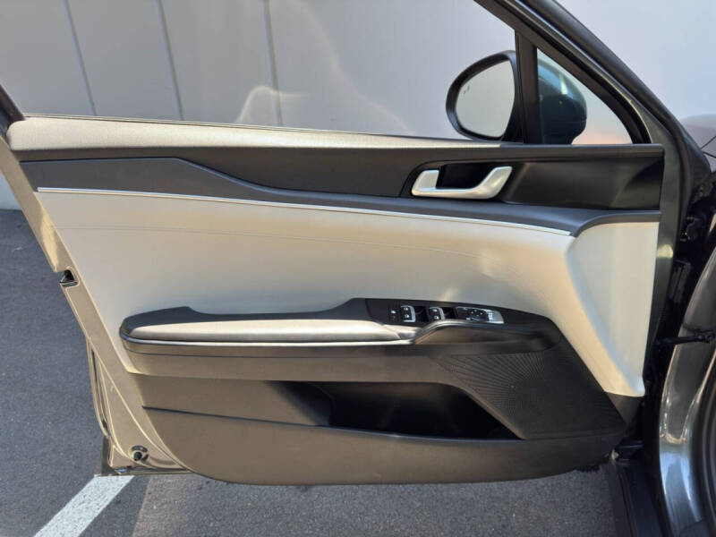 2022 Kia K5