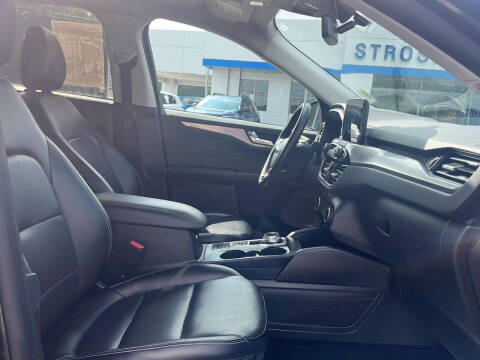 2022 Ford Escape Titanium