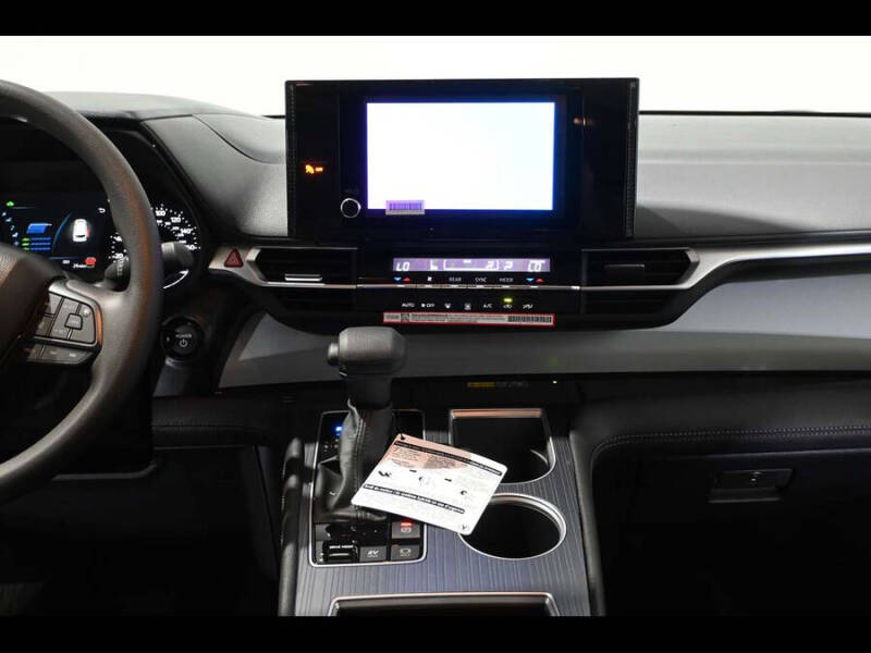 2026 Toyota Sienna LE 8-Passenger