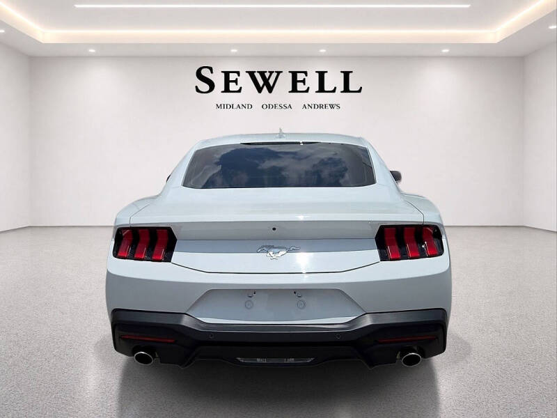 2024 Ford Mustang EcoBoost