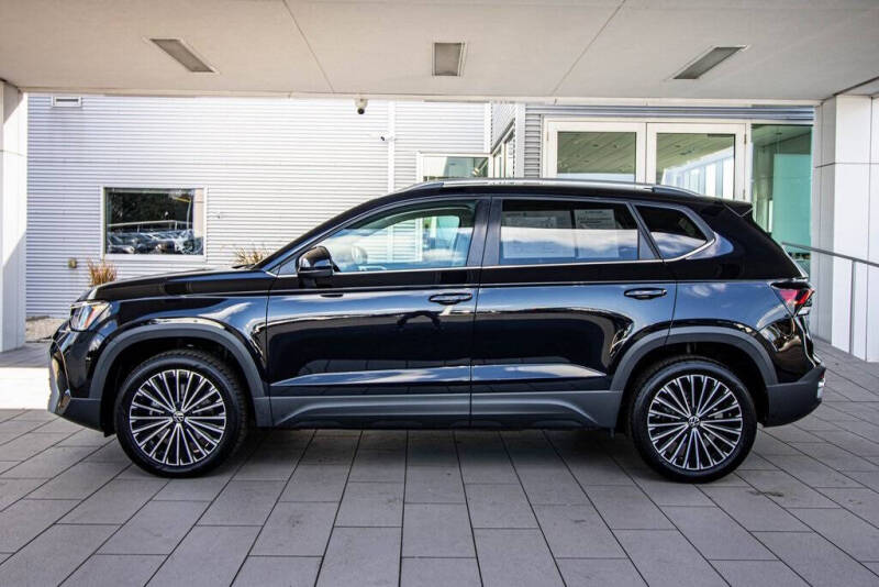 2025 Volkswagen Taos SE