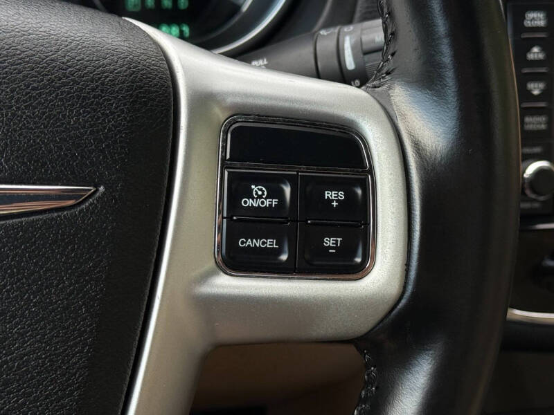 2011 Chrysler 200 Limited