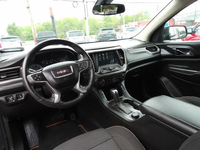 2017 GMC Acadia SLE-2