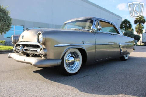 1952 Ford Crestline