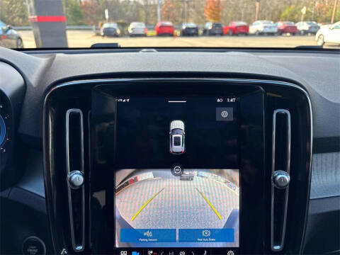 2024 Volvo XC40 B5 Plus Dark Theme