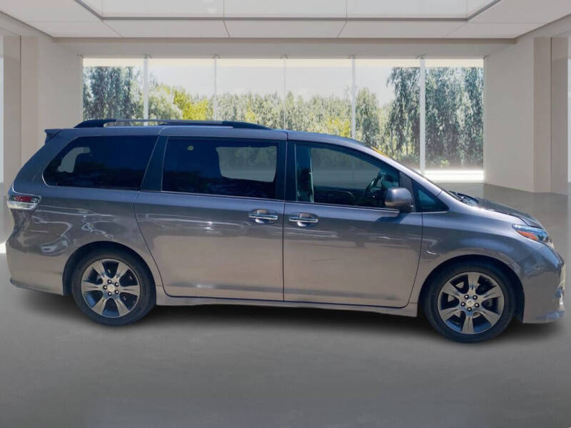 2015 Toyota Sienna