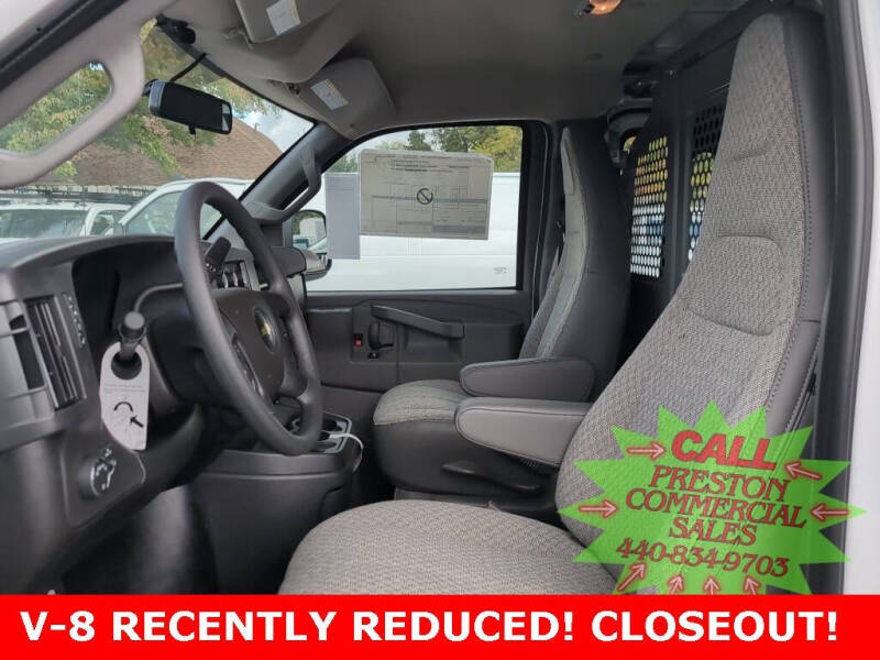 2025 Chevrolet Express 3500