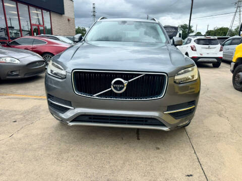 2016 Volvo XC90 T6 Momentum